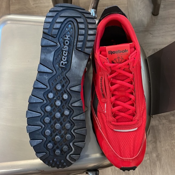 Reebok Classic Leather Legacy "Street Sleigh" GZ2752 RED/ BLACK MEN SHOES size 9 - Picture 5 of 6